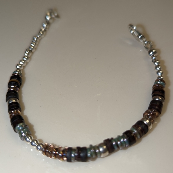 Handmade shell beaded bracelet - Picture 7 of 10